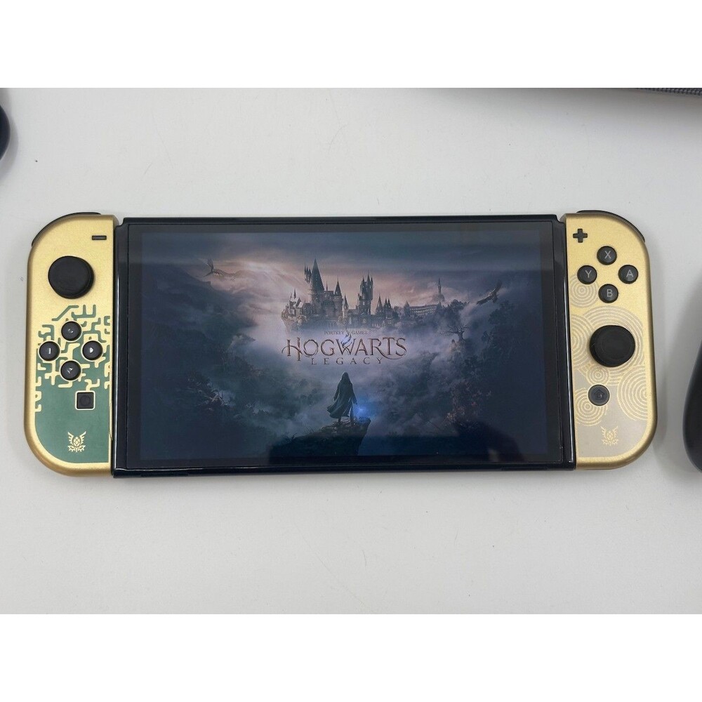 Nintendo Switch OLED - Zelda Tears of the Kingdom Edition. READ (Joy-Con issue)